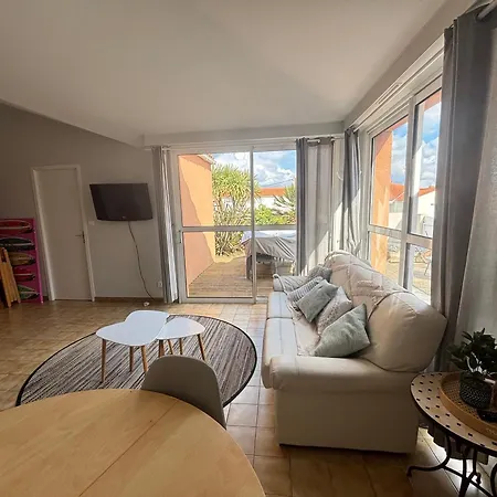 Maison Fonctionnelle Avec Jardin Et Parking Prive Aux Sables-d'olonne - Fr-1-197-619